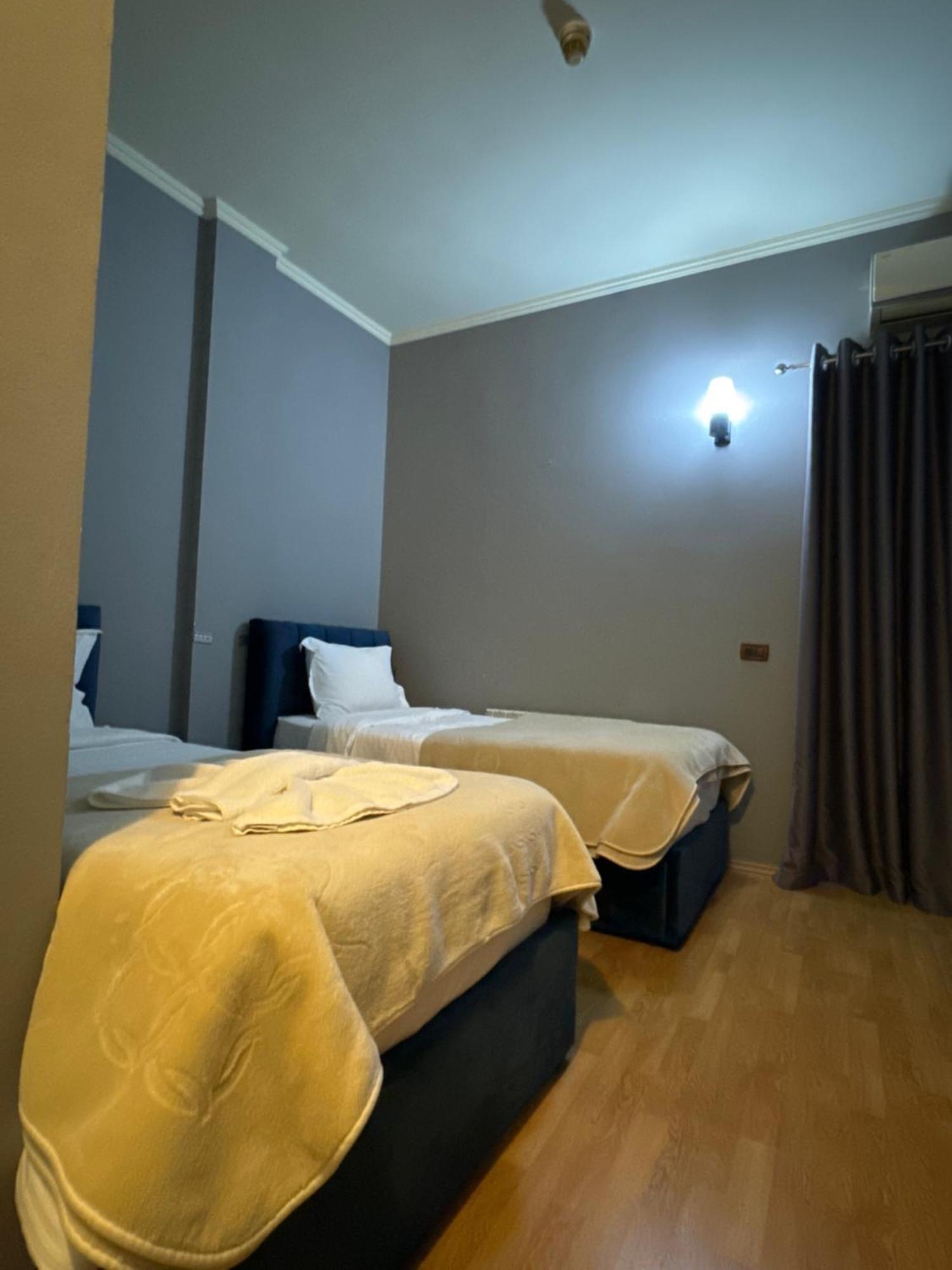 Hotel Tirona Tirana Exterior foto